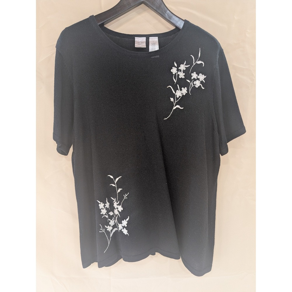 Emma James Black Knit Top Floral Applique Short Sleeve Size 1 Womens - Picture 1 of 5